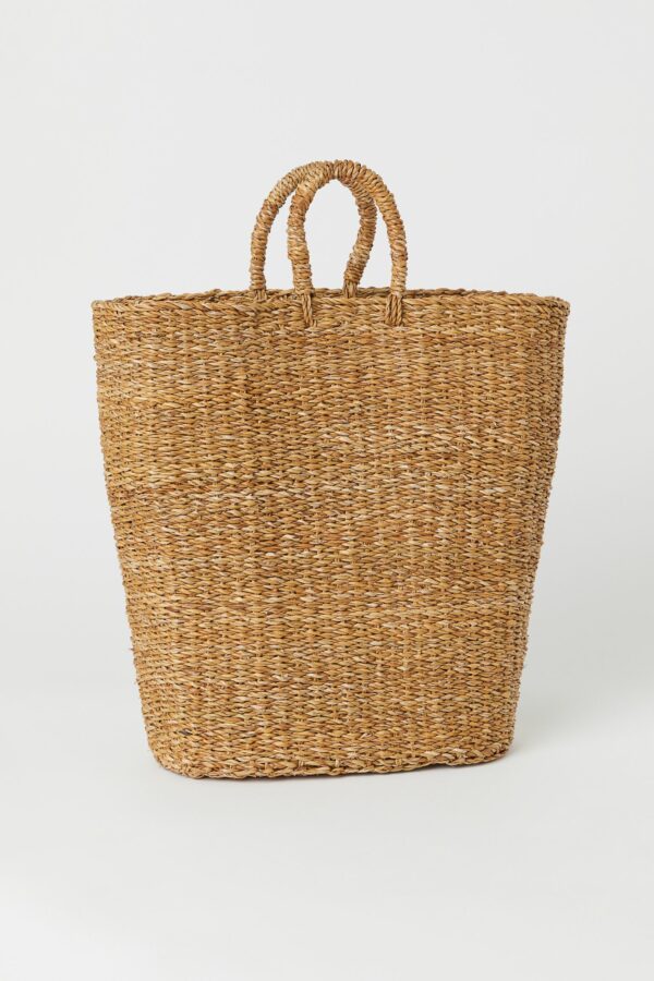 Sea grass laundry basket with handle